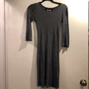 BCBG MAX AZRIA  knit  navy/white fitted striped dress XXS